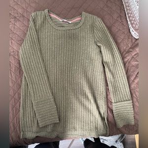 Women’s medium long sleeve top